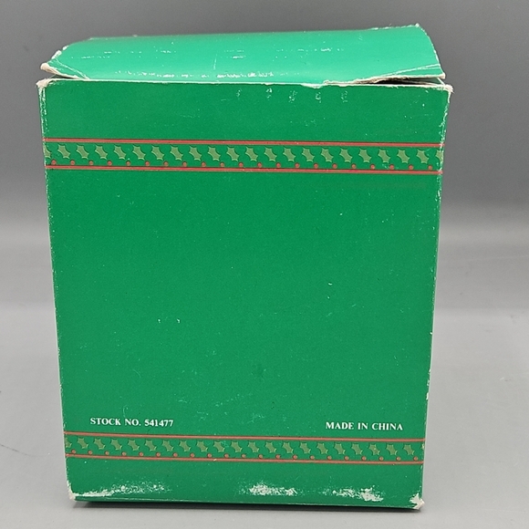 House of Lloyd Christmas Around the World Our Savior is Born Snow Globe - Picture 12 of 12